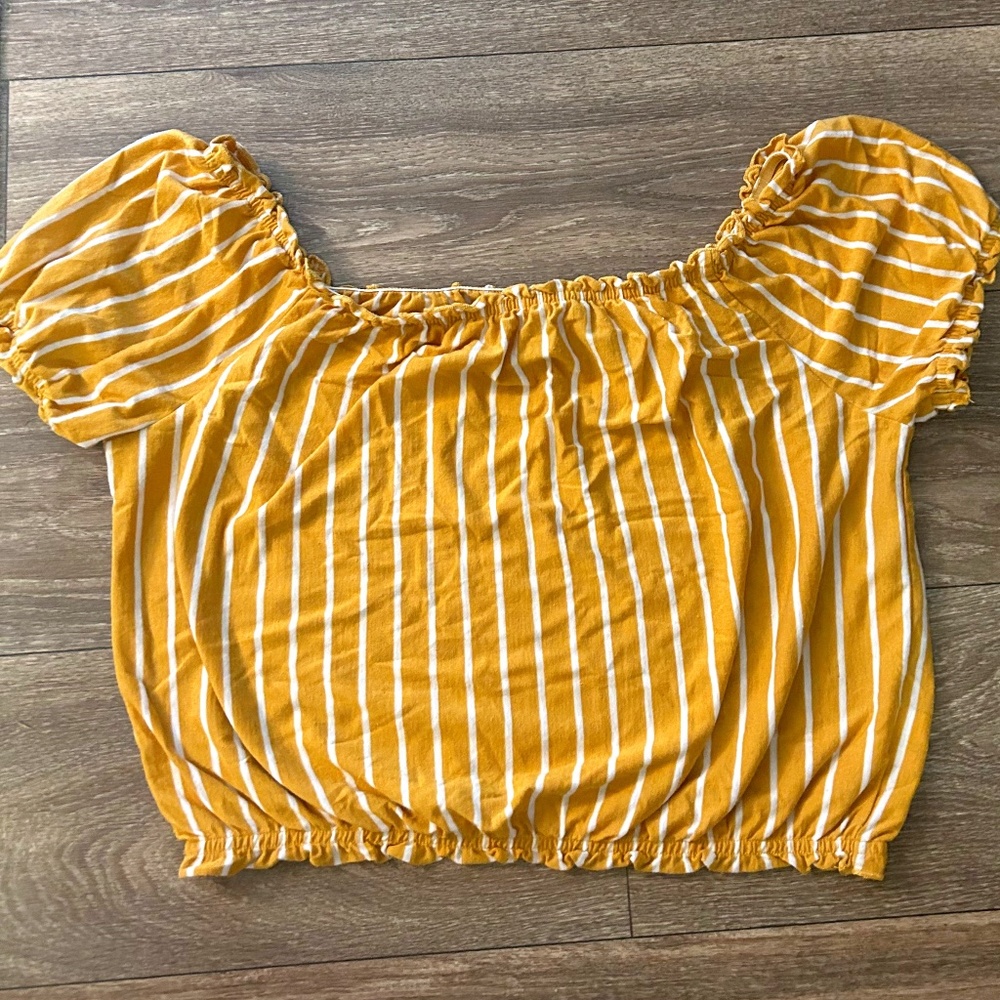 American Eagle Cropped Tee
